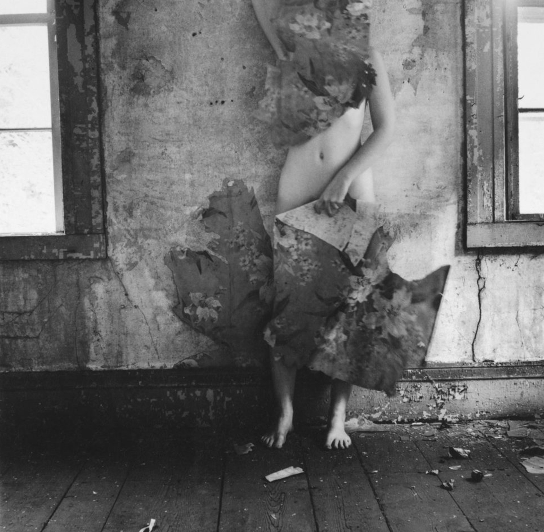 2 72 - 1977, from the space seriesfrancesca-woodman-1024x1015