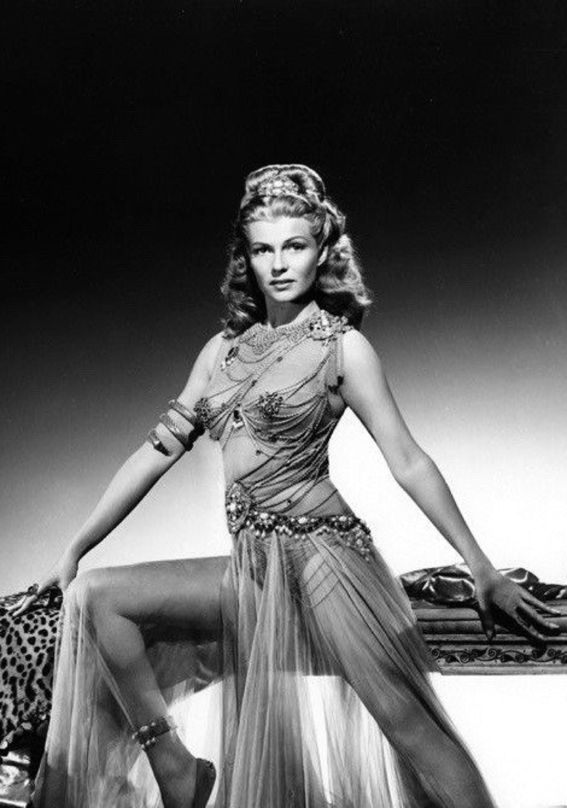 13 72 Rita Hayworth 3c40e642e3ad239a5e759a82bffedee0